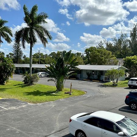 Conty'S Motel Naples Luaran gambar