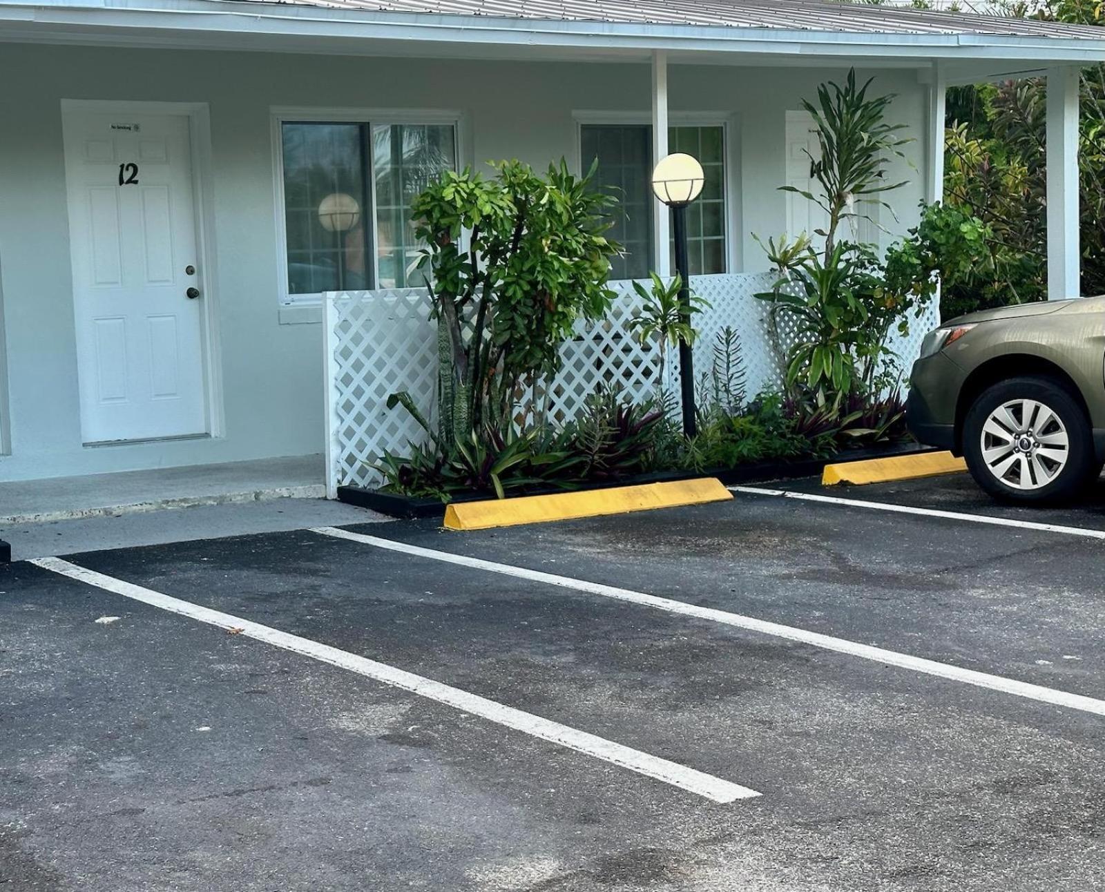 Conty'S Motel Naples Luaran gambar